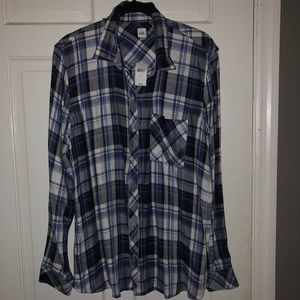Gap Plaid button down shirt